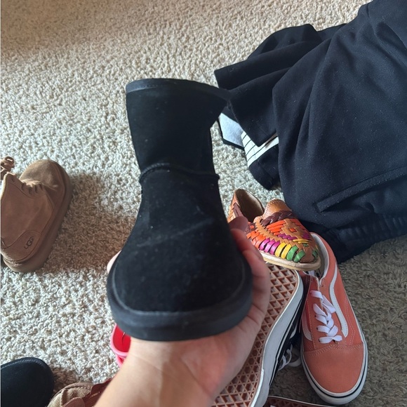 🔥Koolaburra black Ugg boots - Picture 2 of 8